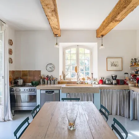 Villa Bastide De 400m² A Aix